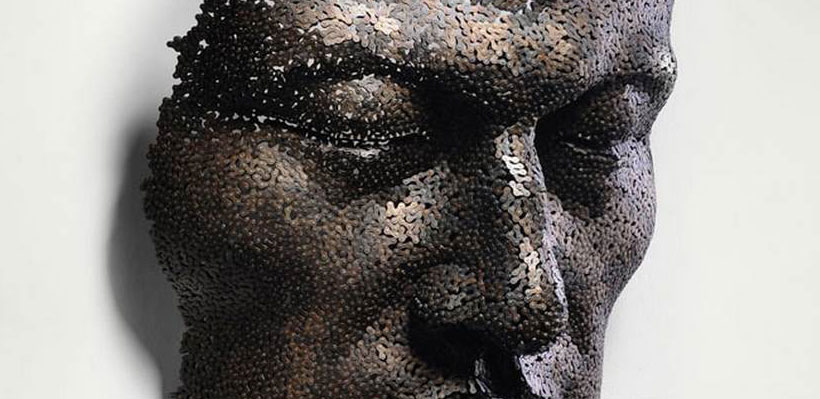 Exposition de Seo Young Deok avec des chaînes de vélos